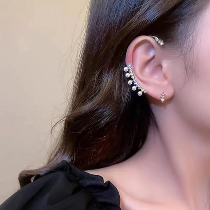 Cuff d’oreille pour femme avec fausse perle – bijou d’oreille élégant orné de strass et de fausses perles, clip antidérapant en acier inoxydable, style grimpeur pour femme.