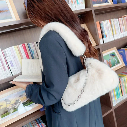 Sac à main pour femme unie – sac d’épaule élégant et doux, style luxe, avec chaîne. Nouveau sac sous l’aisselle simple et chic pour femme.