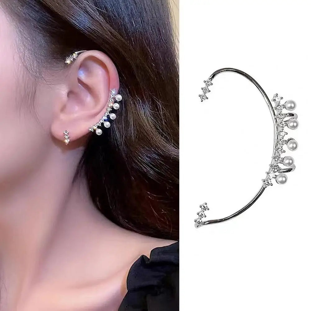 Cuff d’oreille pour femme avec fausse perle – bijou d’oreille élégant orné de strass et de fausses perles, clip antidérapant en acier inoxydable, style grimpeur pour femme.