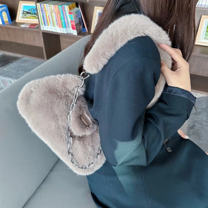 Sac à main pour femme unie – sac d’épaule élégant et doux, style luxe, avec chaîne. Nouveau sac sous l’aisselle simple et chic pour femme.